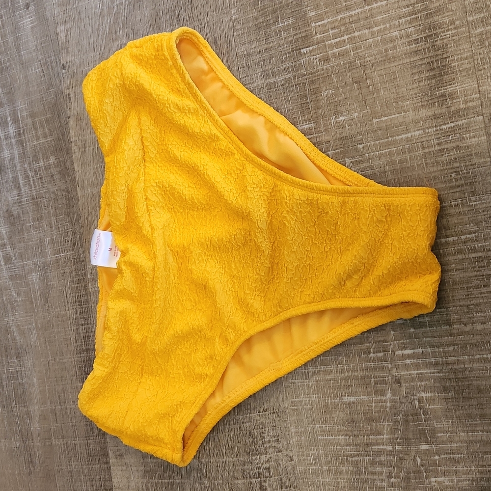 ♦️Orange textured bikini bottoms♦️ 5 for $25